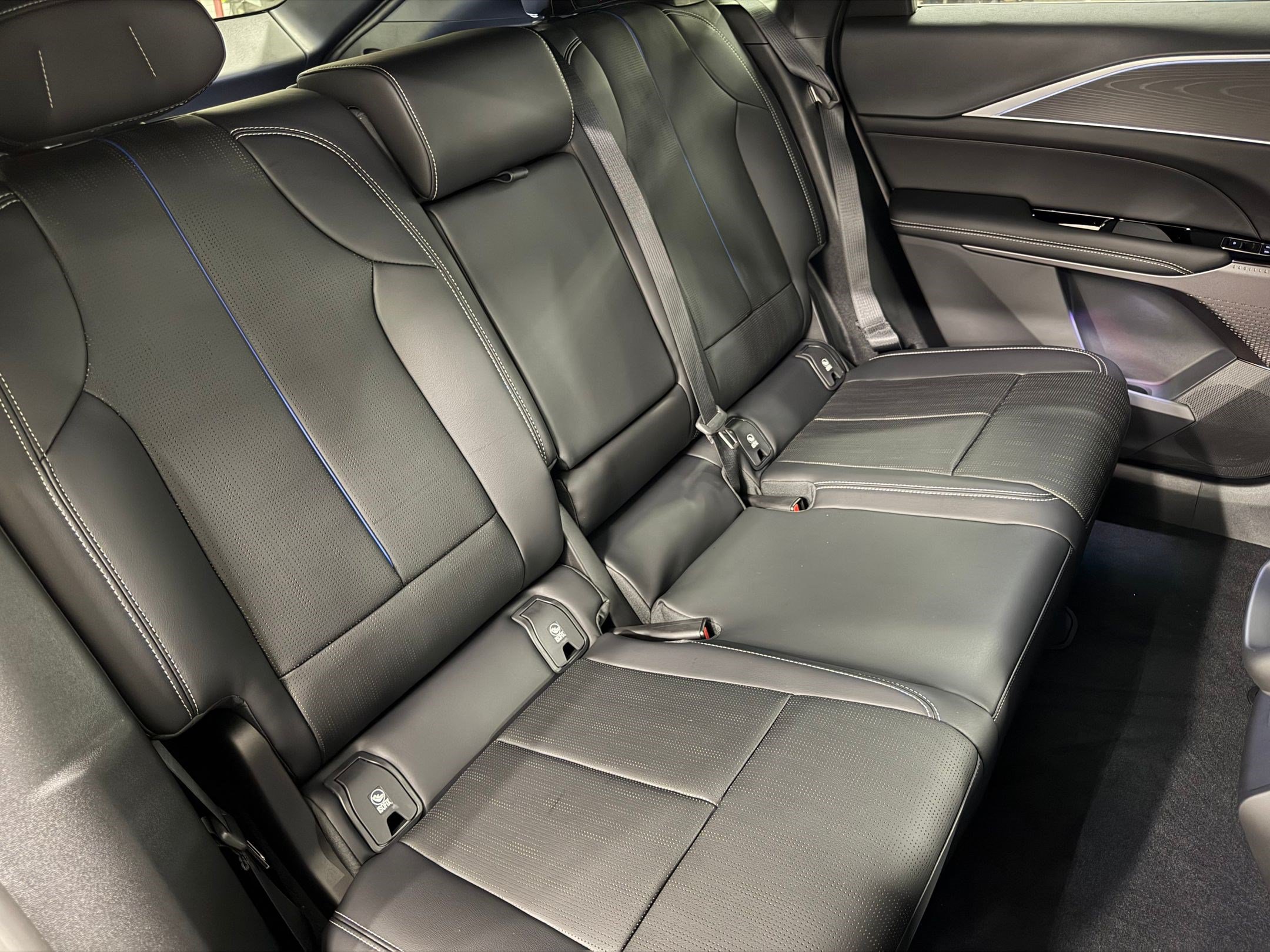 New 2026 Cadillac Lyriq Sport AWD/4WD image 45