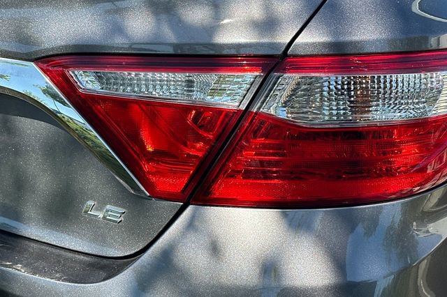 Used 2017 Toyota Camry LE image 7