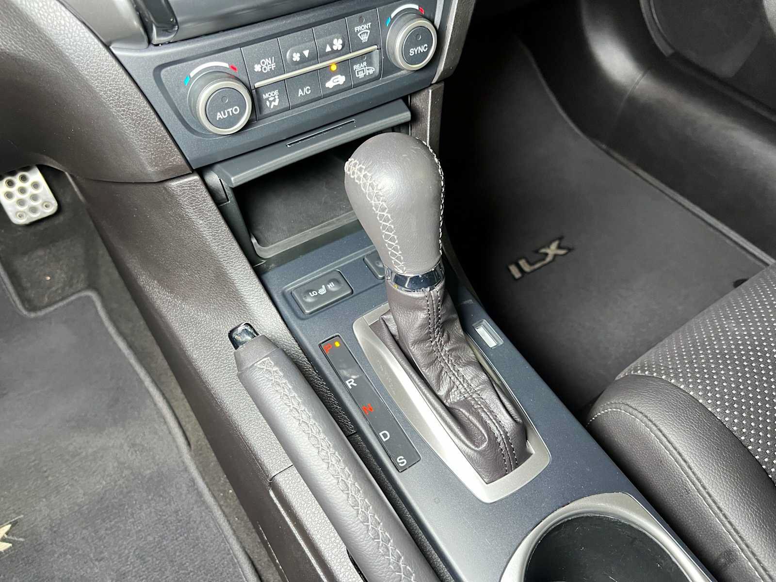 Used 2016 Acura ILX FWD image 33