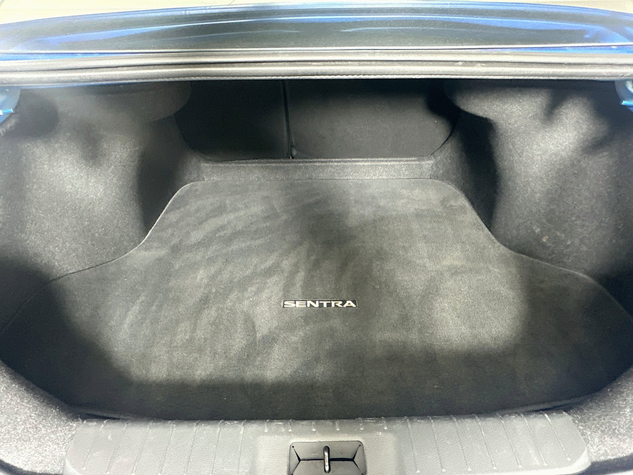 Used 2025 Nissan Sentra SR FWD image 27