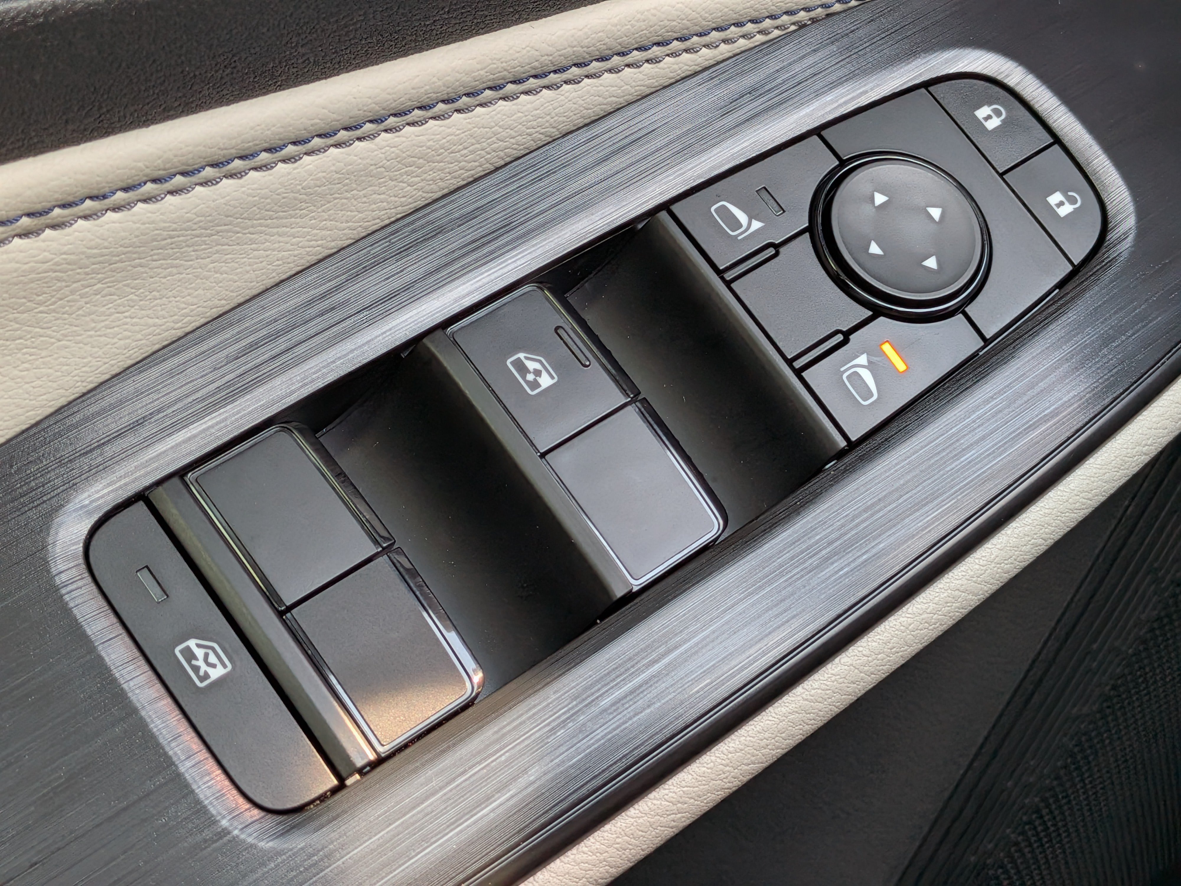 New 2026 Nissan Sentra SL w/ Floor Mat Package FWD image 22