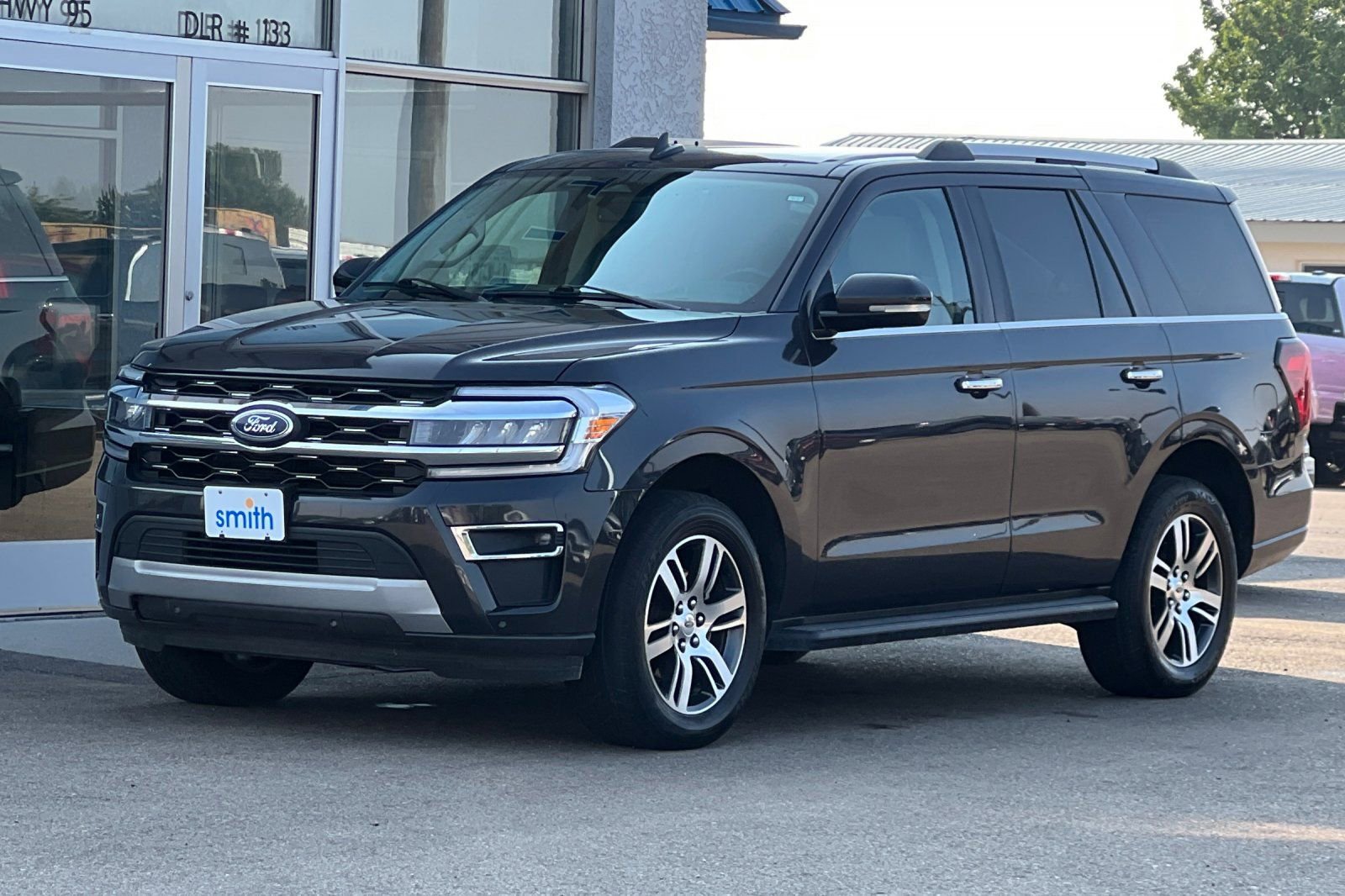 Used 2024 Ford Expedition Limited image 9