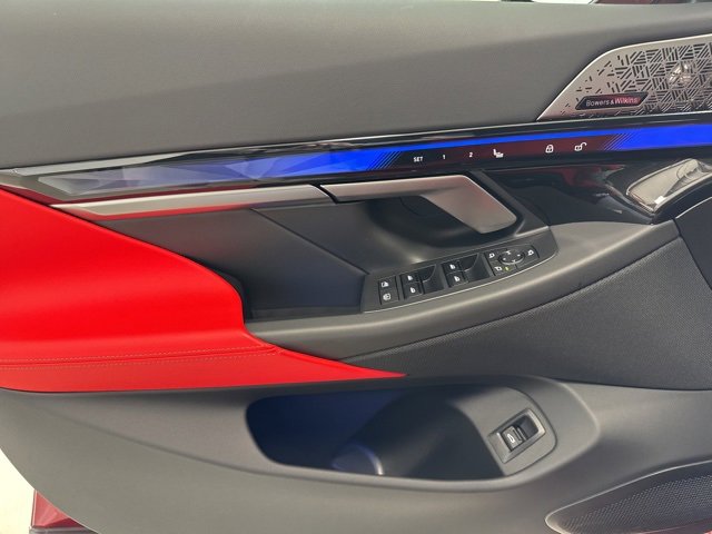 Used 2025 BMW M5 w/ Carbon Package image 17