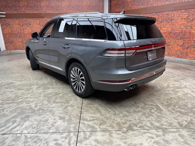 Used 2024 Lincoln Aviator Reserve w/ Equipment Group 201A image 3