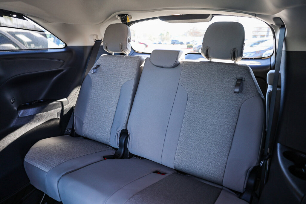 Certified 2026 Toyota Sienna LE image 10