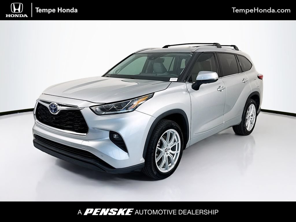Used 2022 Toyota Highlander Limited FWD image 1
