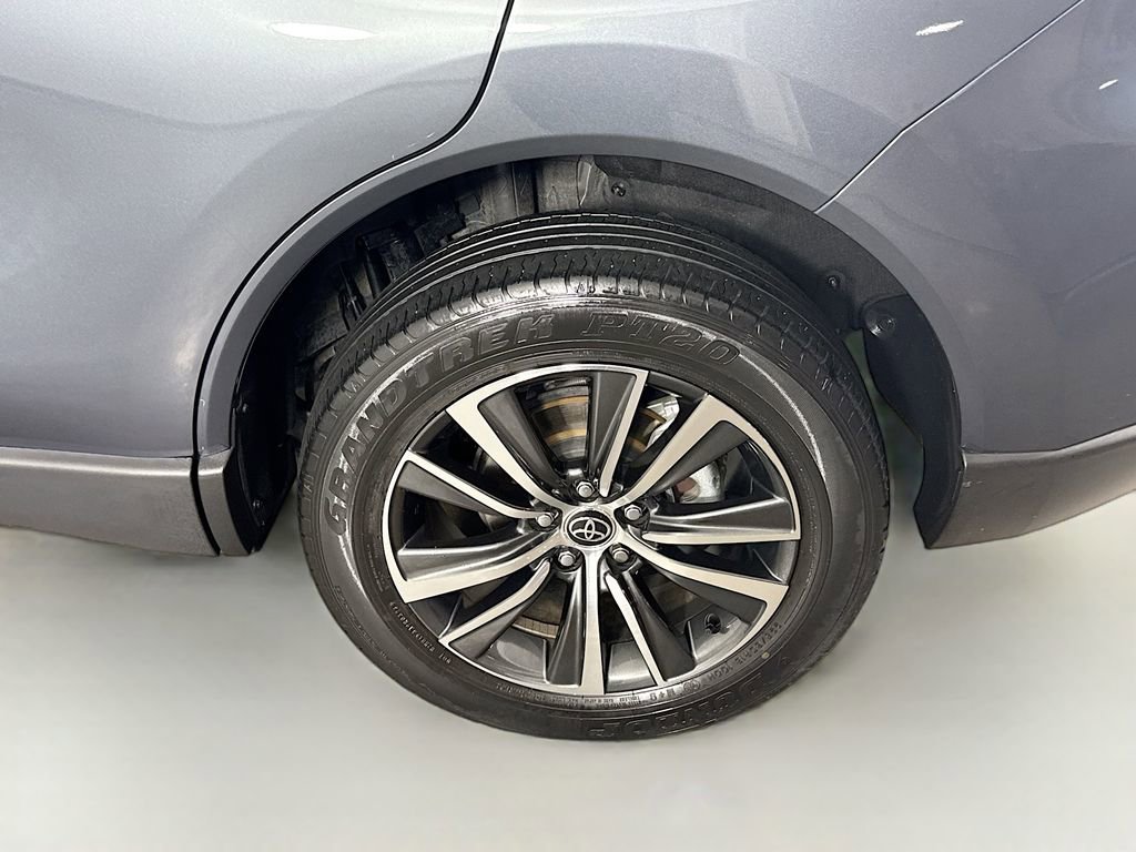 Used 2023 Toyota Venza LE AWD/4WD image 20