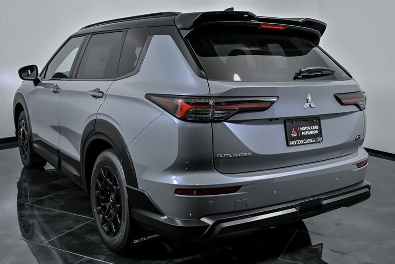 New 2025 Mitsubishi Outlander AWD image 7