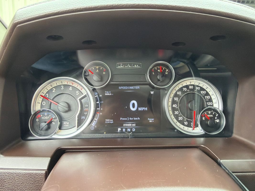 Used 2014 RAM 3500 Laramie w/ Convenience Group AWD/4WD image 19