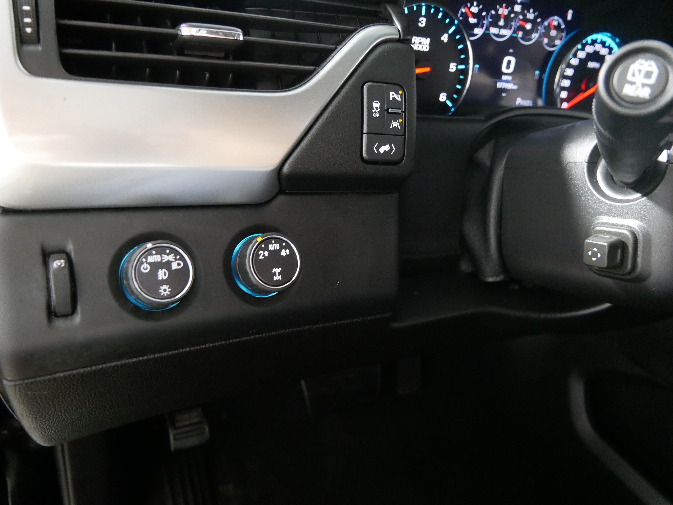 Used 2017 Chevrolet Tahoe LT w/ Luxury Package AWD/4WD image 26