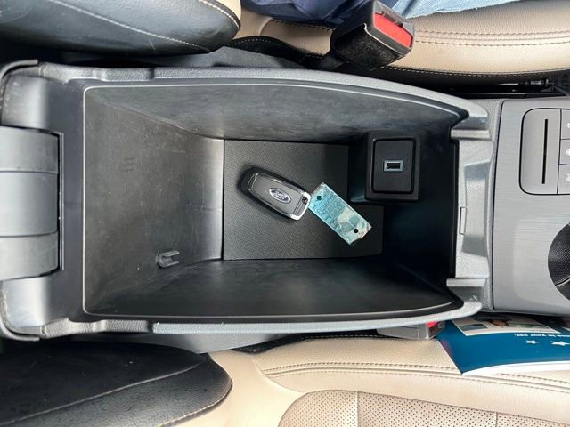 Used 2020 Ford Escape Titanium image 40