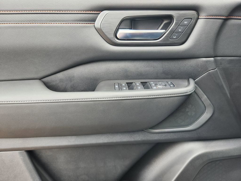 New 2026 Nissan Armada PRO-4X w/ Captain's Chari Seat Package image 6