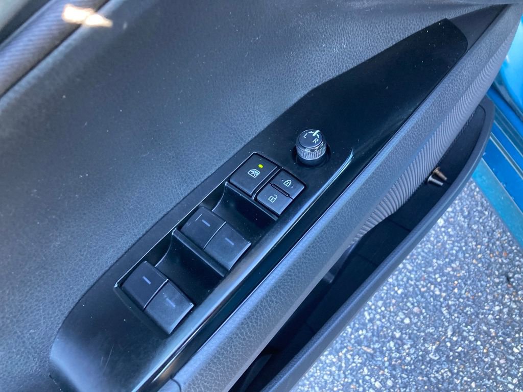 Used 2025 Toyota Camry LE image 14