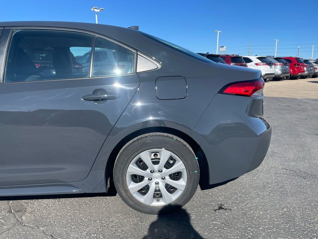 Used 2024 Toyota Corolla LE FWD image 31