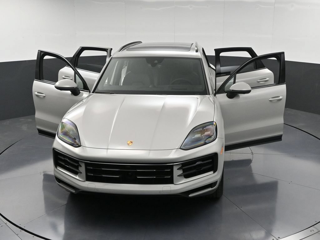Certified 2026 Porsche Cayenne E-Hybrid AWD/4WD image 35