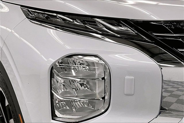 Used 2024 Mitsubishi Outlander SE image 31