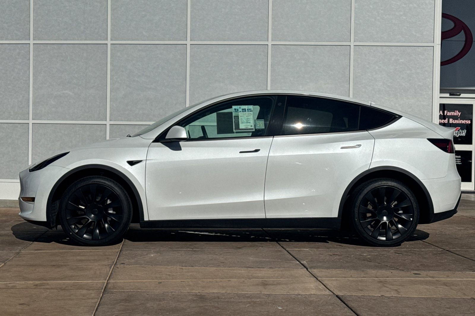 Used 2023 Tesla Model Y Long Range image 7