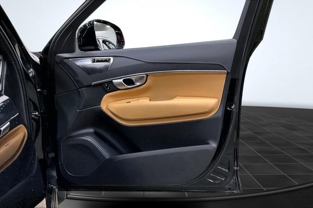 Certified 2024 Volvo XC90 B6 Ultimate w/ Protection Package Premier image 27