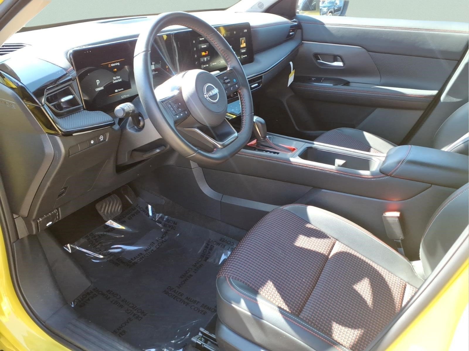 Certified 2025 Nissan Kicks SR FWD image 11