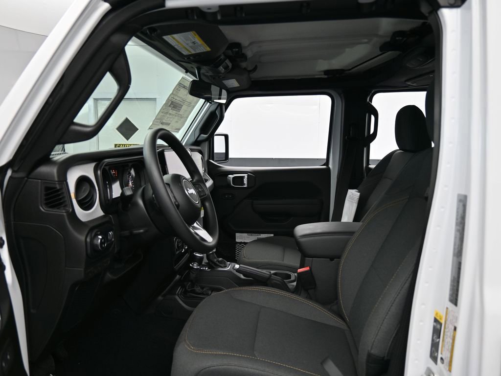 Used 2025 Jeep Gladiator Sport image 11