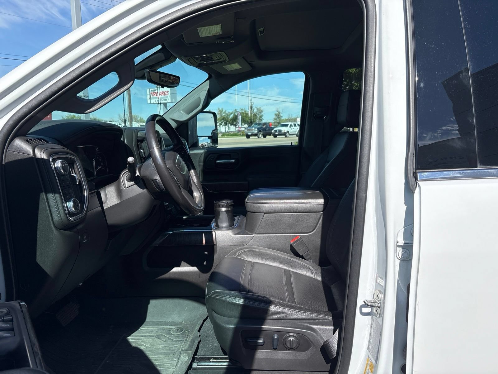 Used 2023 GMC Sierra 3500 Denali w/ Denali Ultimate Package AWD/4WD image 9