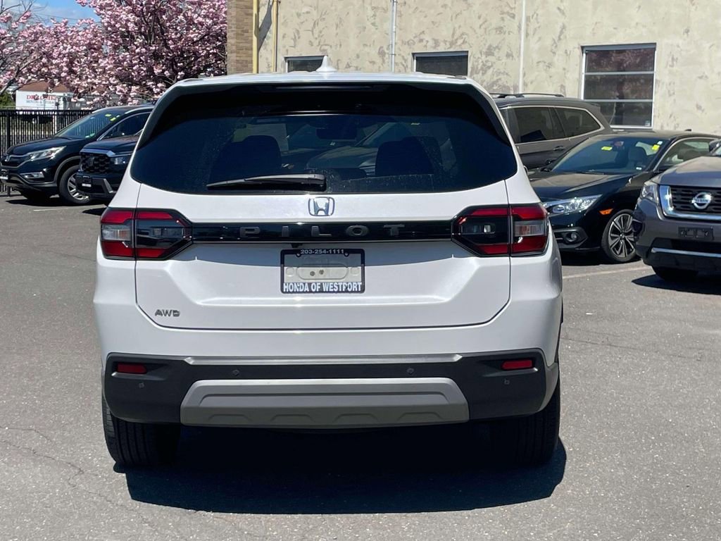 Used 2025 Honda Pilot EX-L image 6
