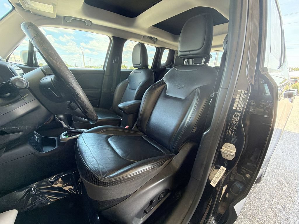 Used 2016 Jeep Renegade Limited FWD image 28