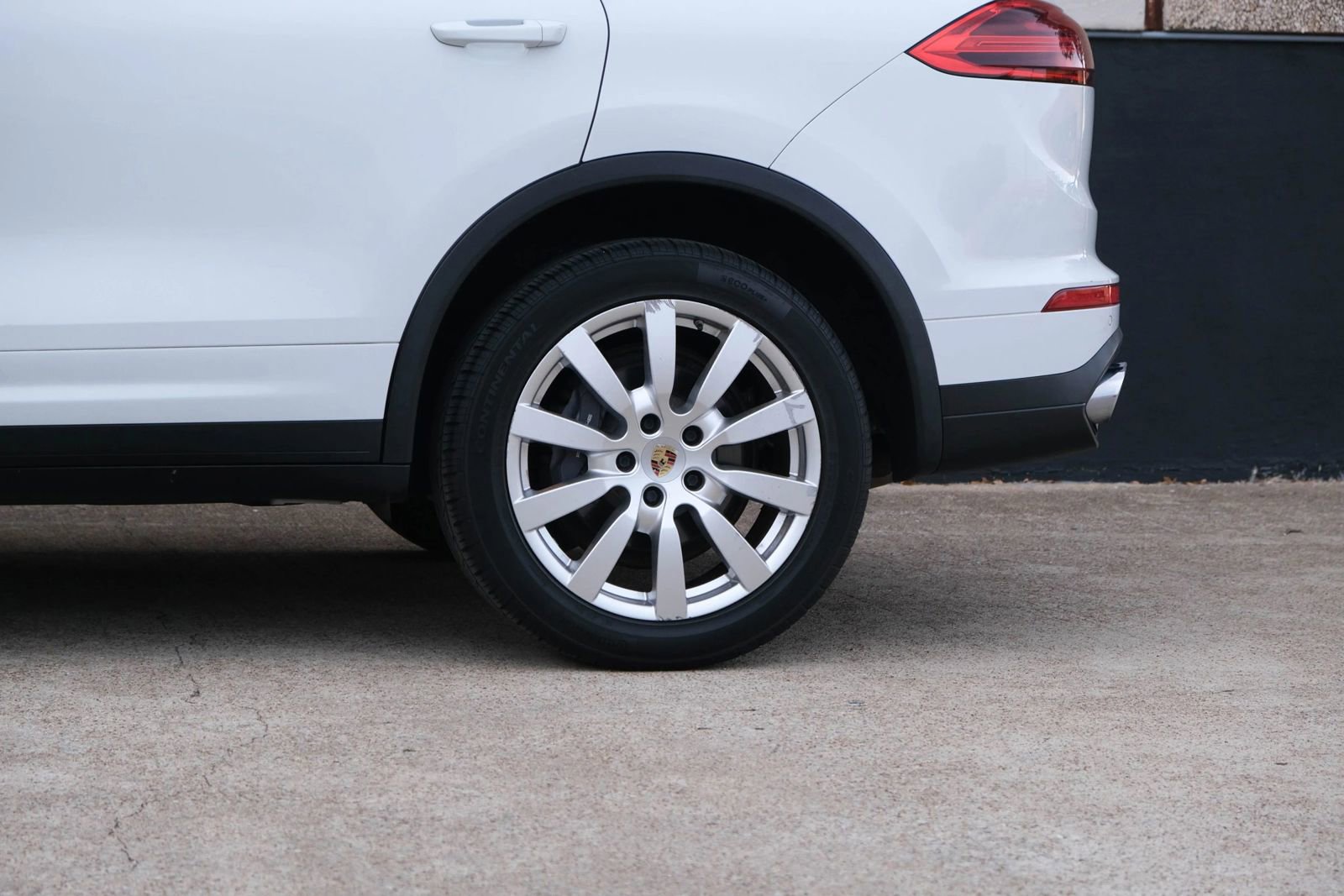 Used 2016 Porsche Cayenne Sport Utility 4D image 10