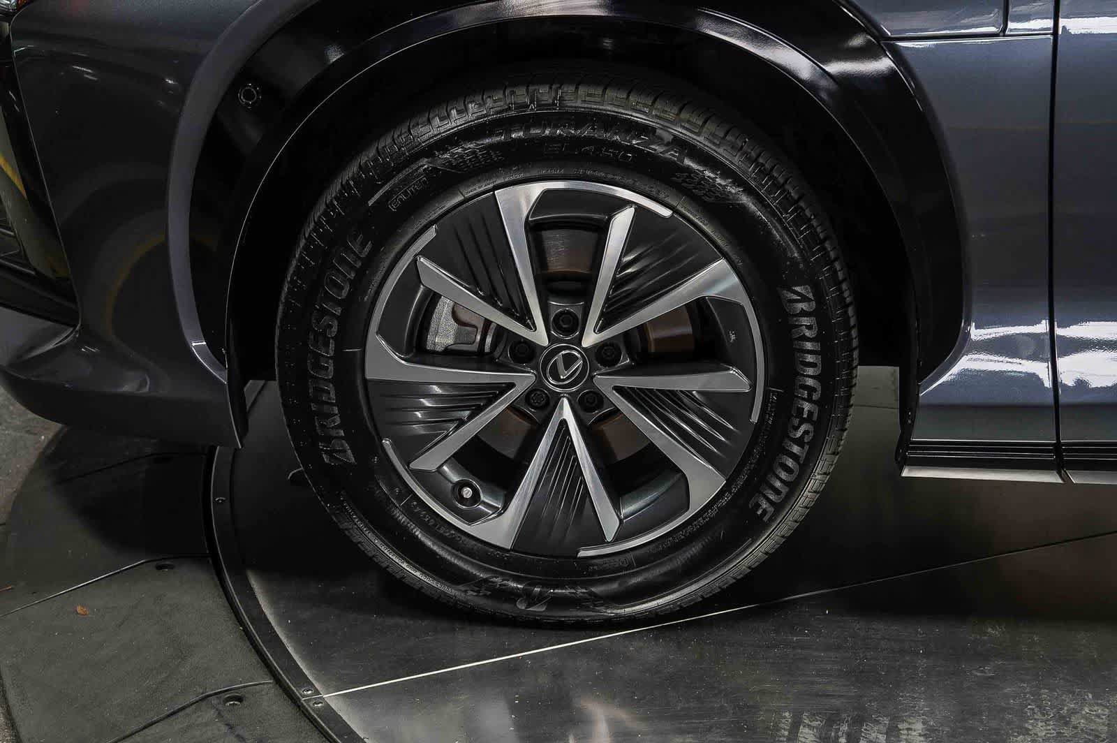 Used 2024 Lexus RZ 300e Premium FWD image 9