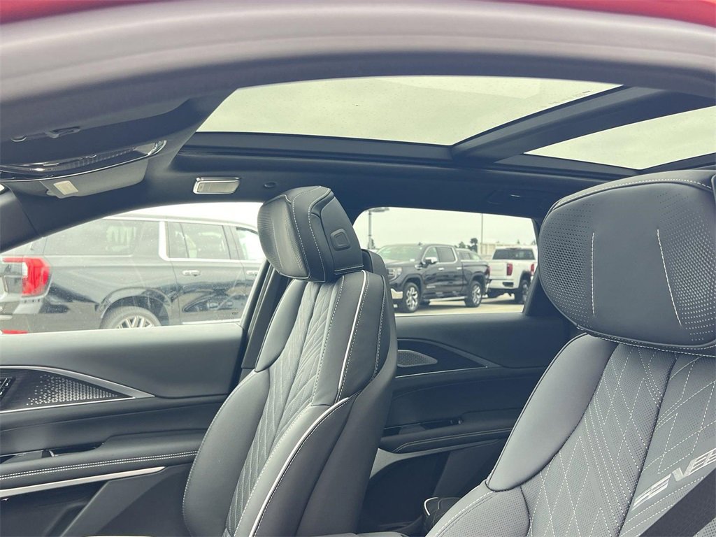 New 2026 Cadillac Lyriq V image 26