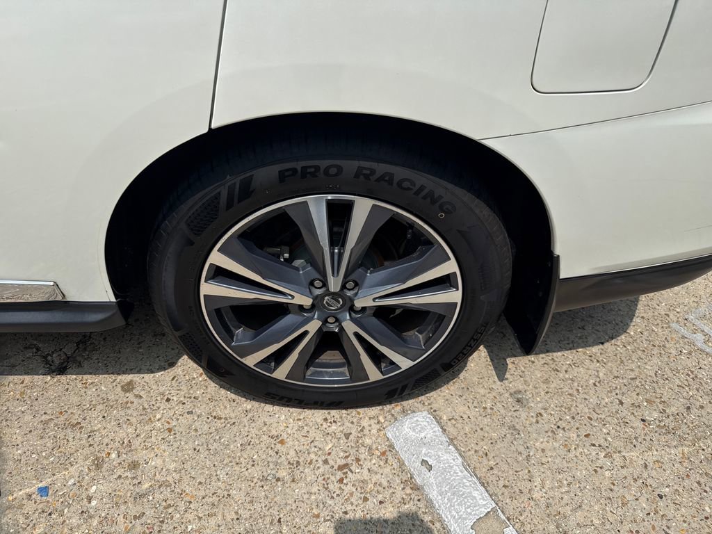 Used 2019 Nissan Pathfinder Platinum FWD image 28