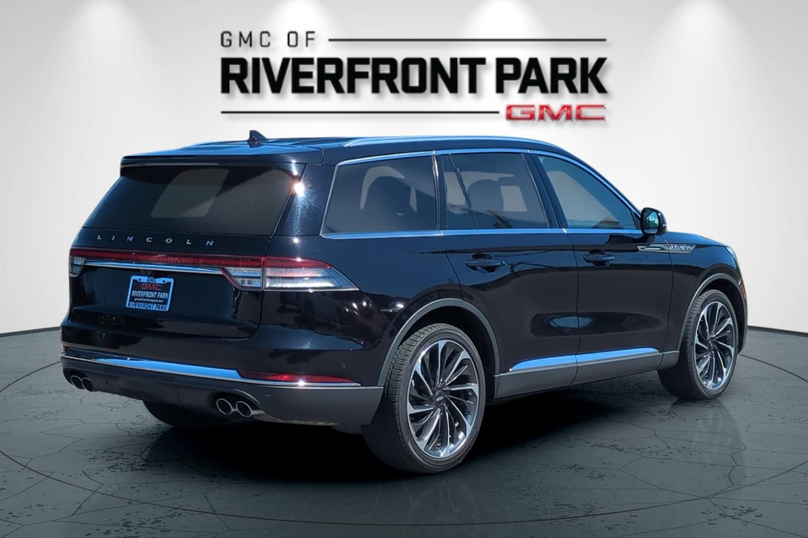 Used 2020 Lincoln Aviator Reserve w/ Equipment Group 202A AWD/4WD image 3