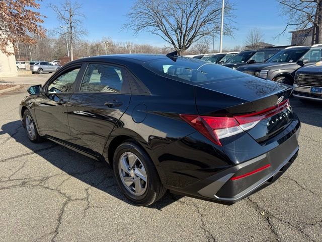 Certified 2025 Hyundai Elantra SE image 17