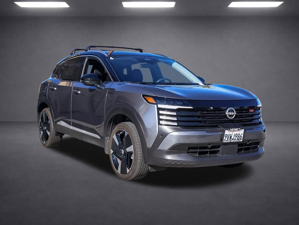 Used 2025 Nissan Kicks SR image 2