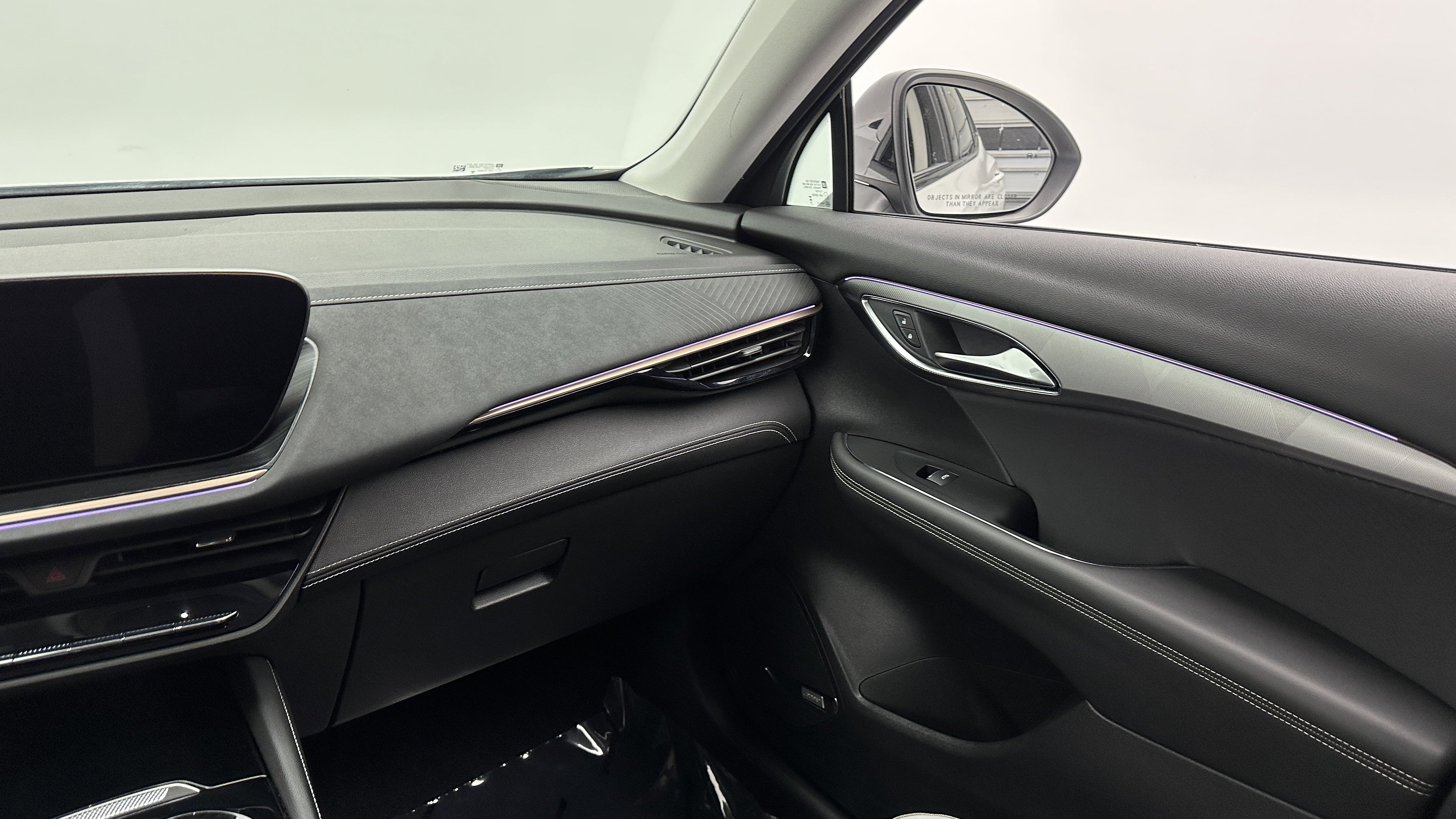 Used 2024 Buick Envision Sport Touring image 28