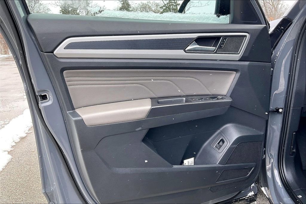 Used 2023 Volkswagen Atlas Cross Sport SEL R-Line image 23