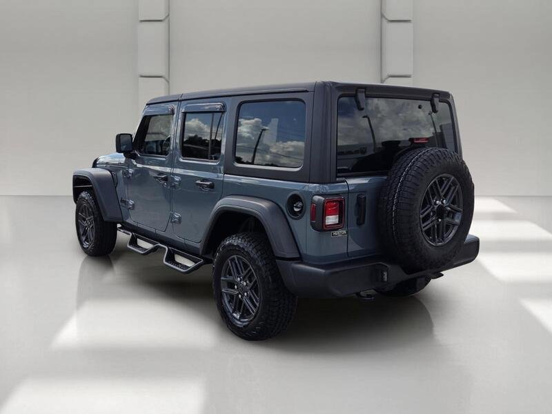 Used 2025 Jeep Wrangler Unlimited Sport AWD/4WD image 3