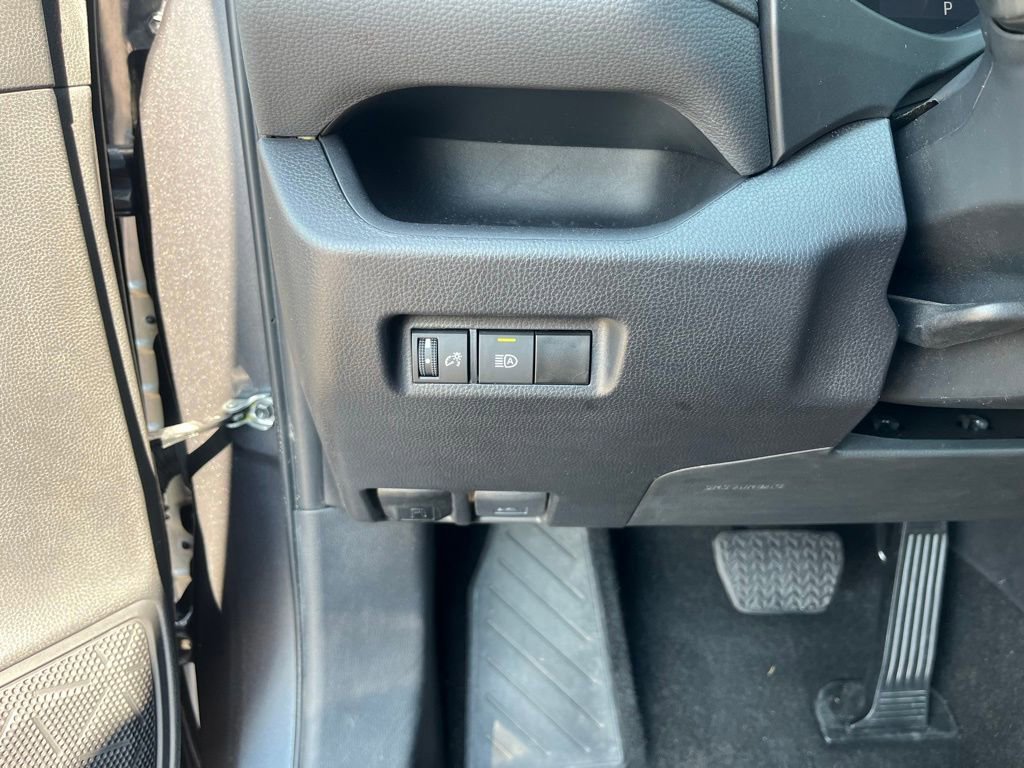 Used 2024 Toyota RAV4 LE image 28
