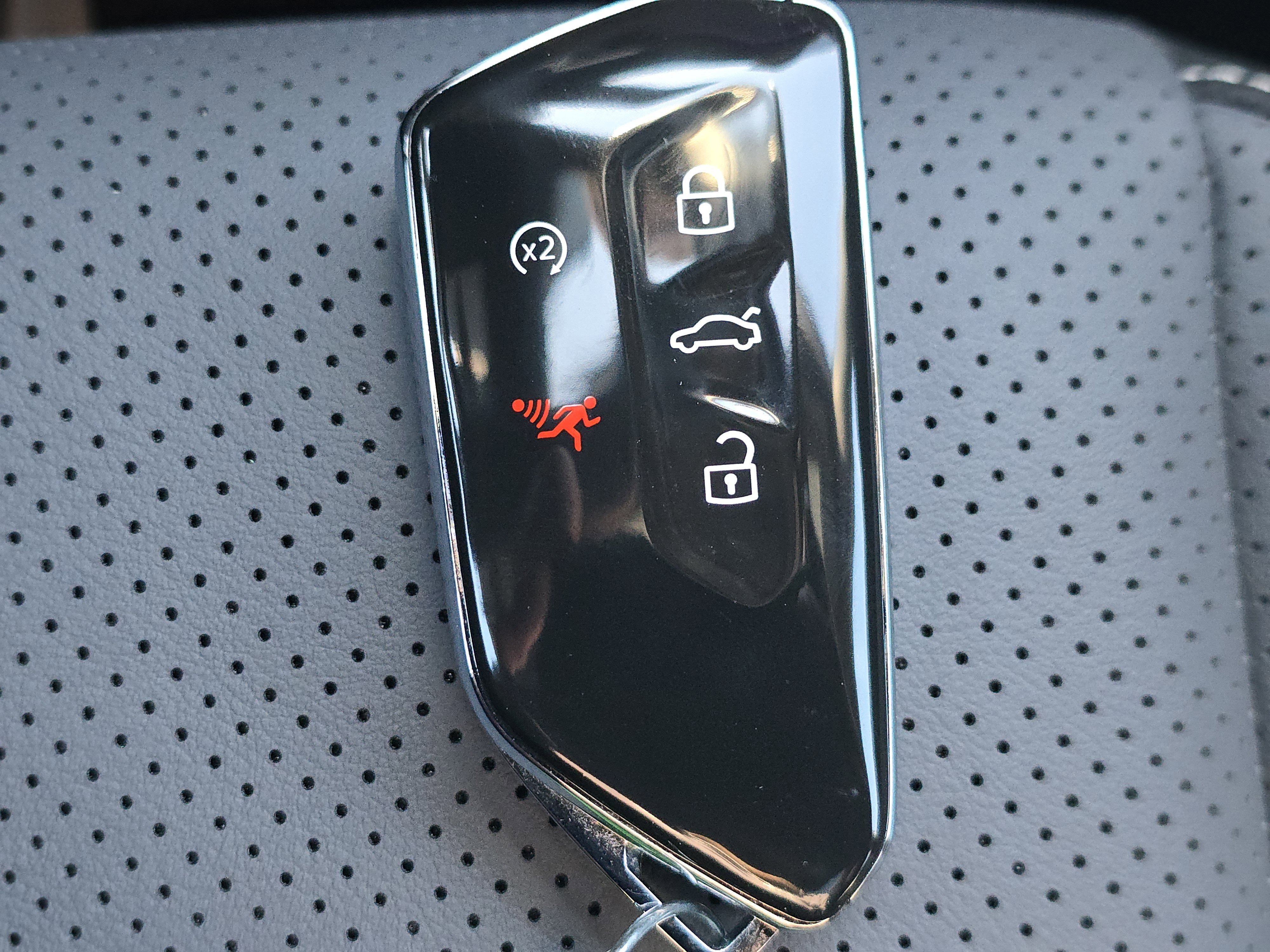 New 2026 Volkswagen Tiguan SE R-Line image 27