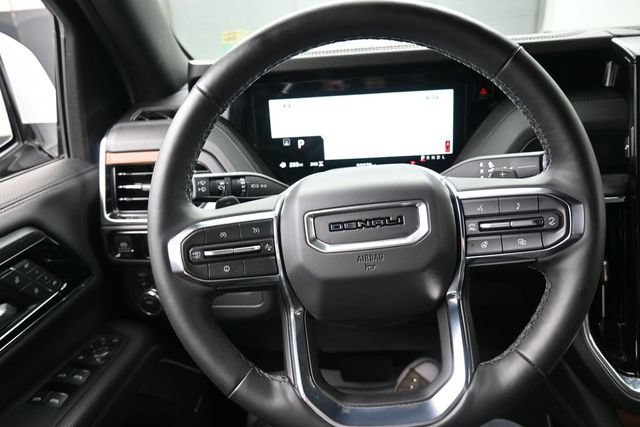 Used 2025 GMC Yukon XL Denali AWD/4WD image 8