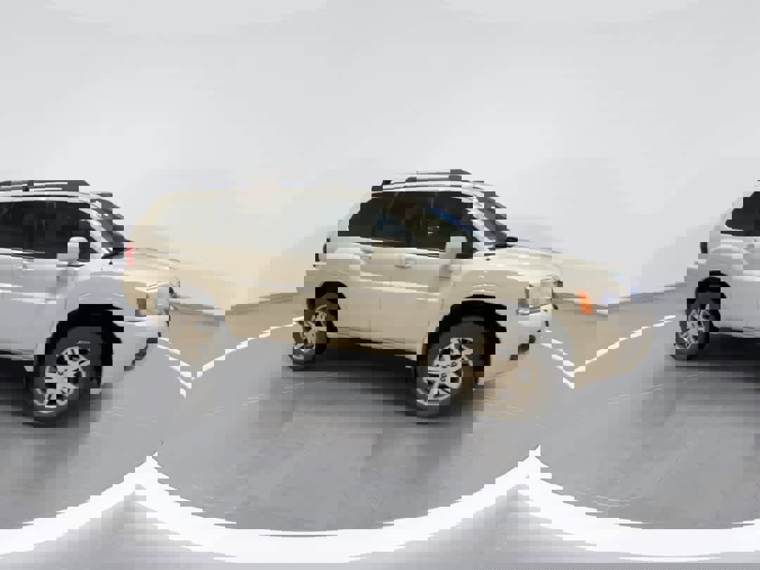 Used 2007 Mitsubishi Endeavor SE image 2