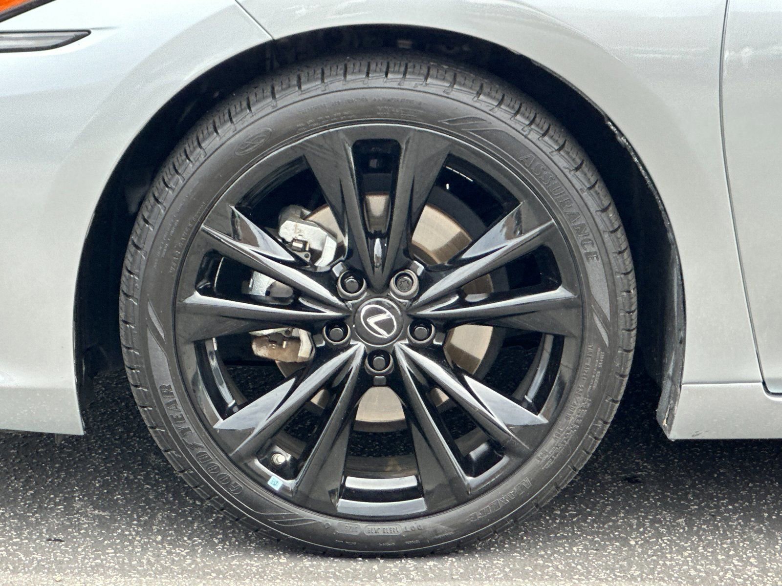 Used 2023 Lexus ES 300h F Sport w/ Accessory Package (Z2) FWD image 31