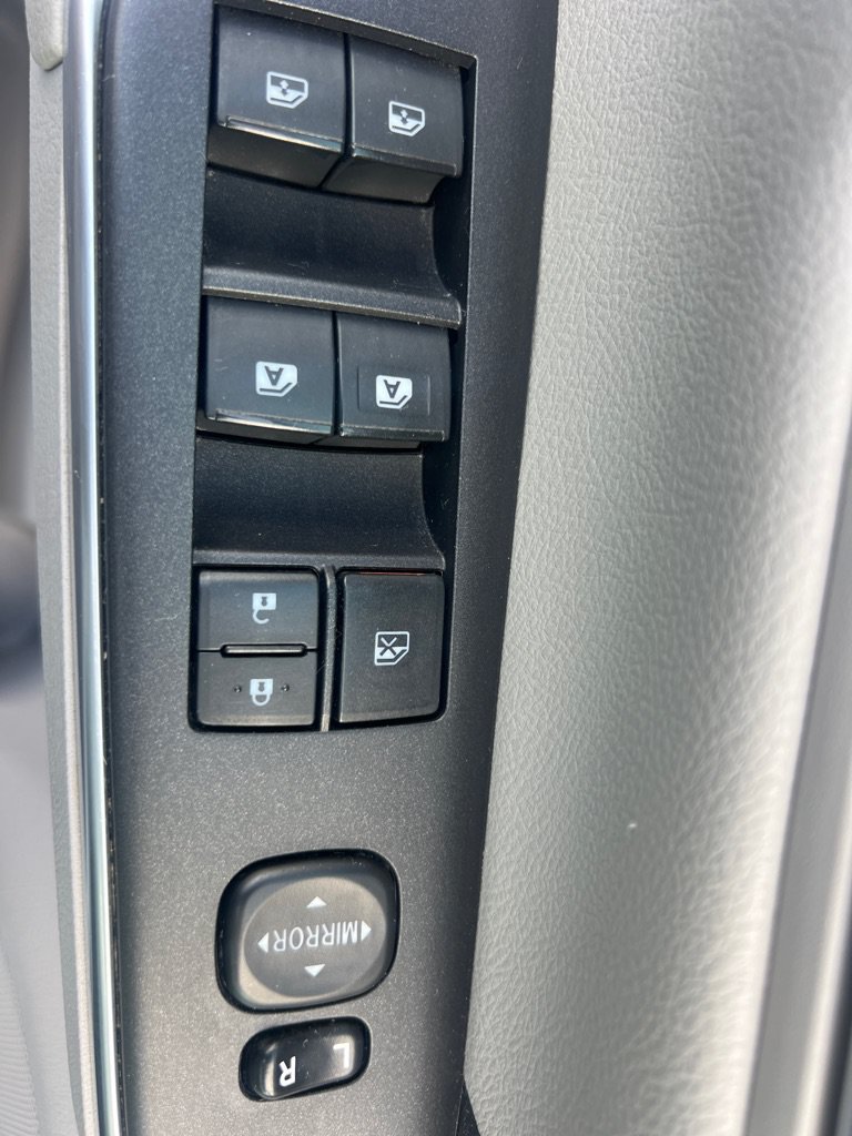 Used 2015 Toyota Camry SE FWD image 26