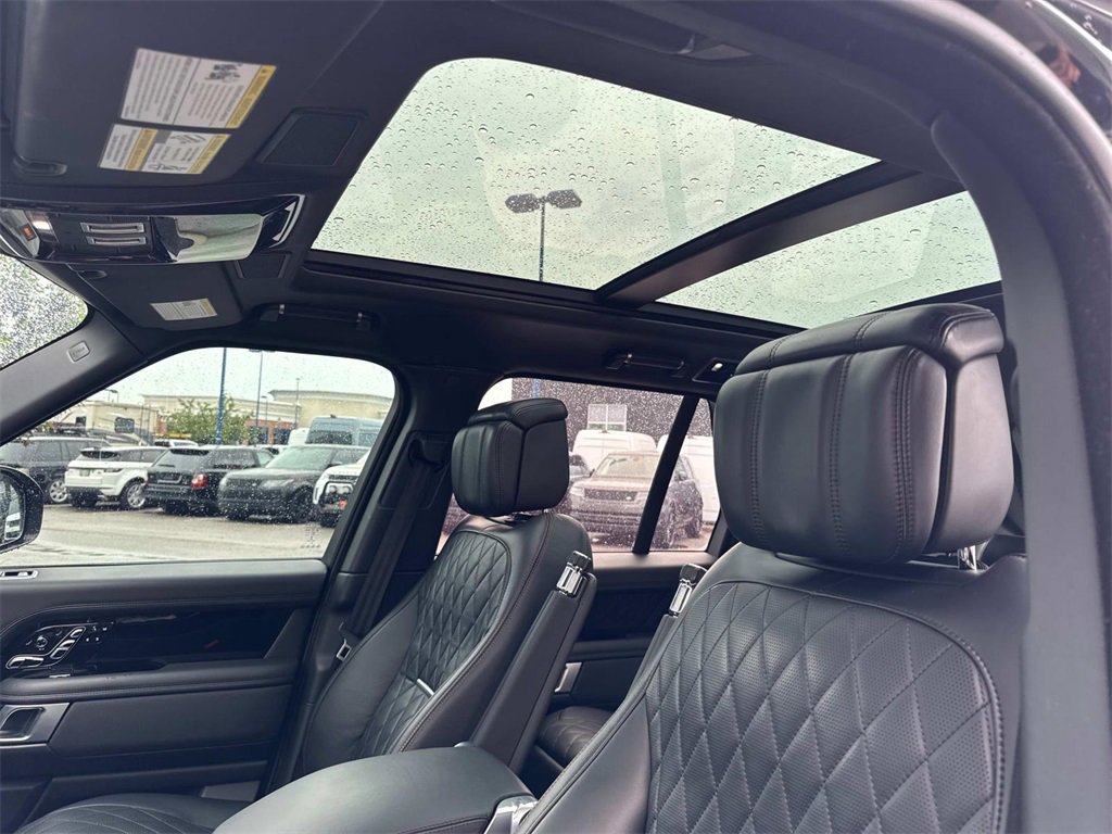 Certified 2021 Land Rover Range Rover SV Autobiography Dynamic image 23