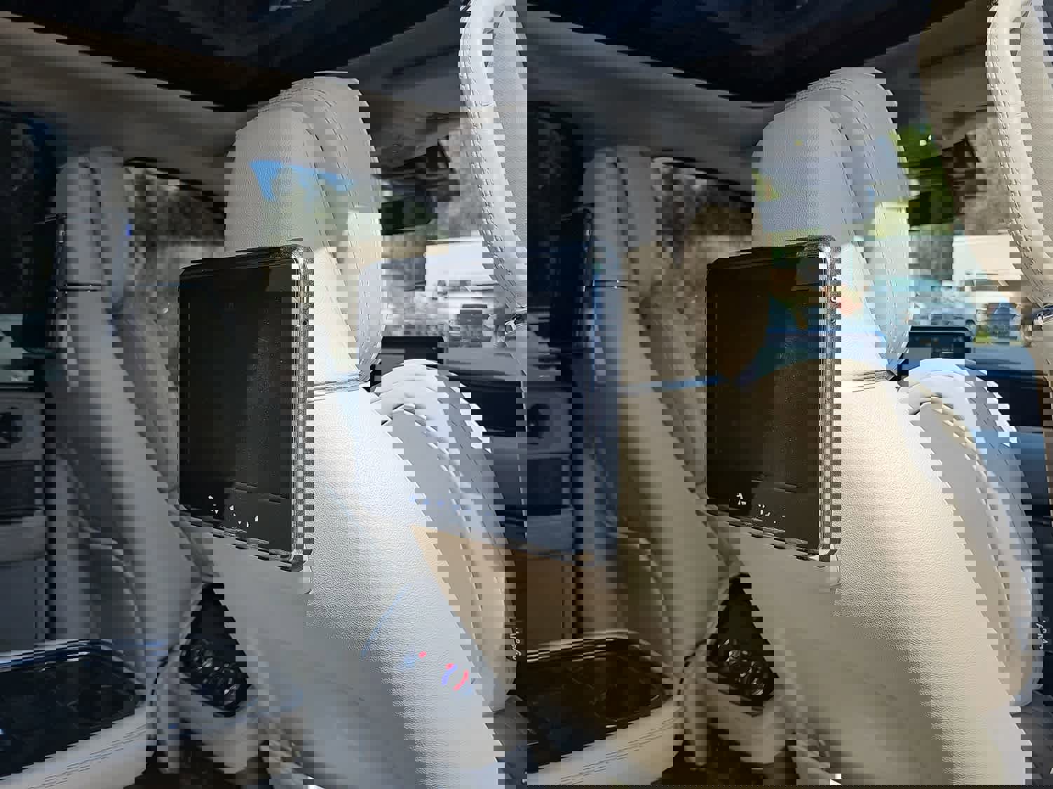 Used 2019 Lincoln Navigator Reserve image 29