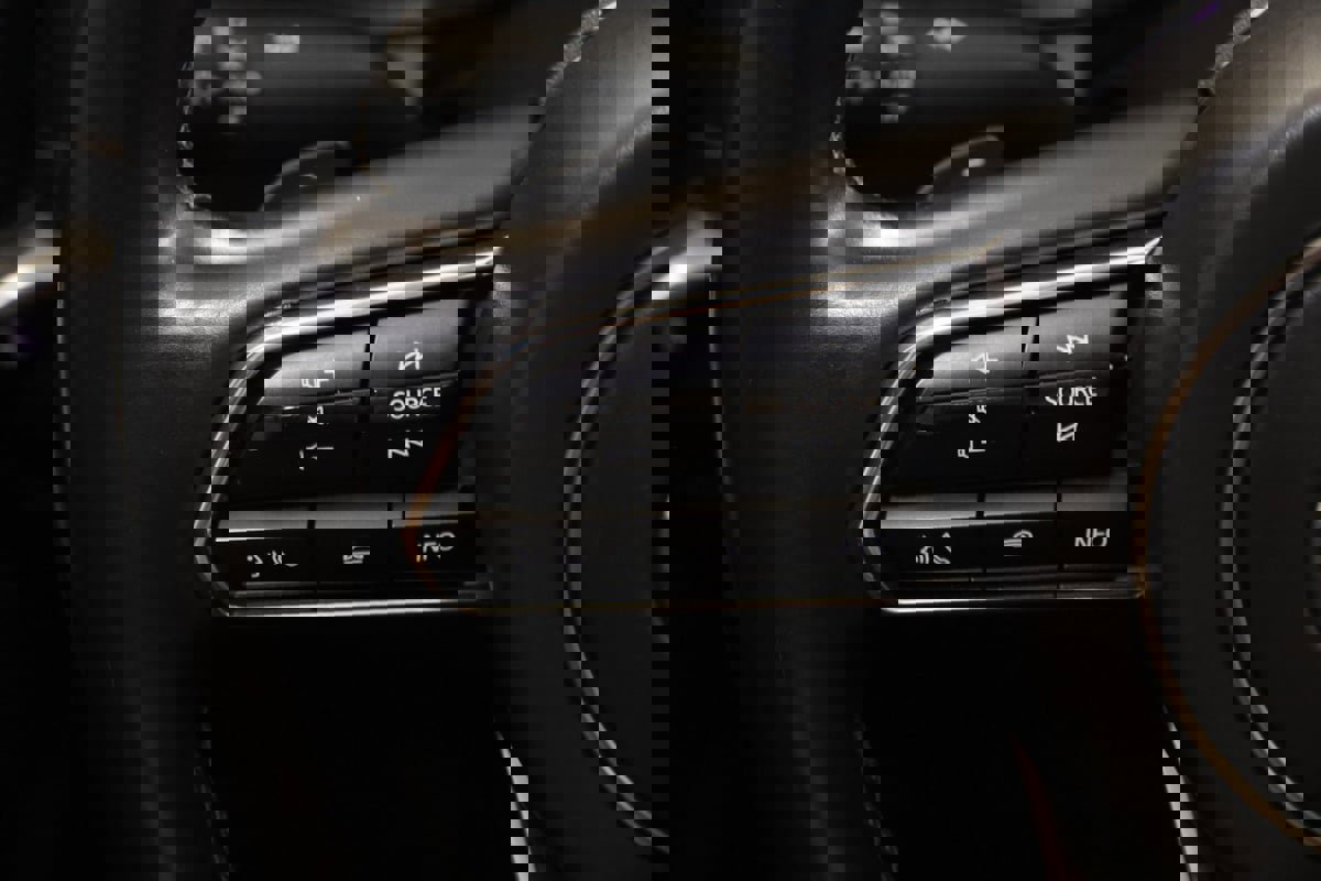 Used 2024 MAZDA CX-90 Plug-In Hybrid w/ Premium Pkg image 39