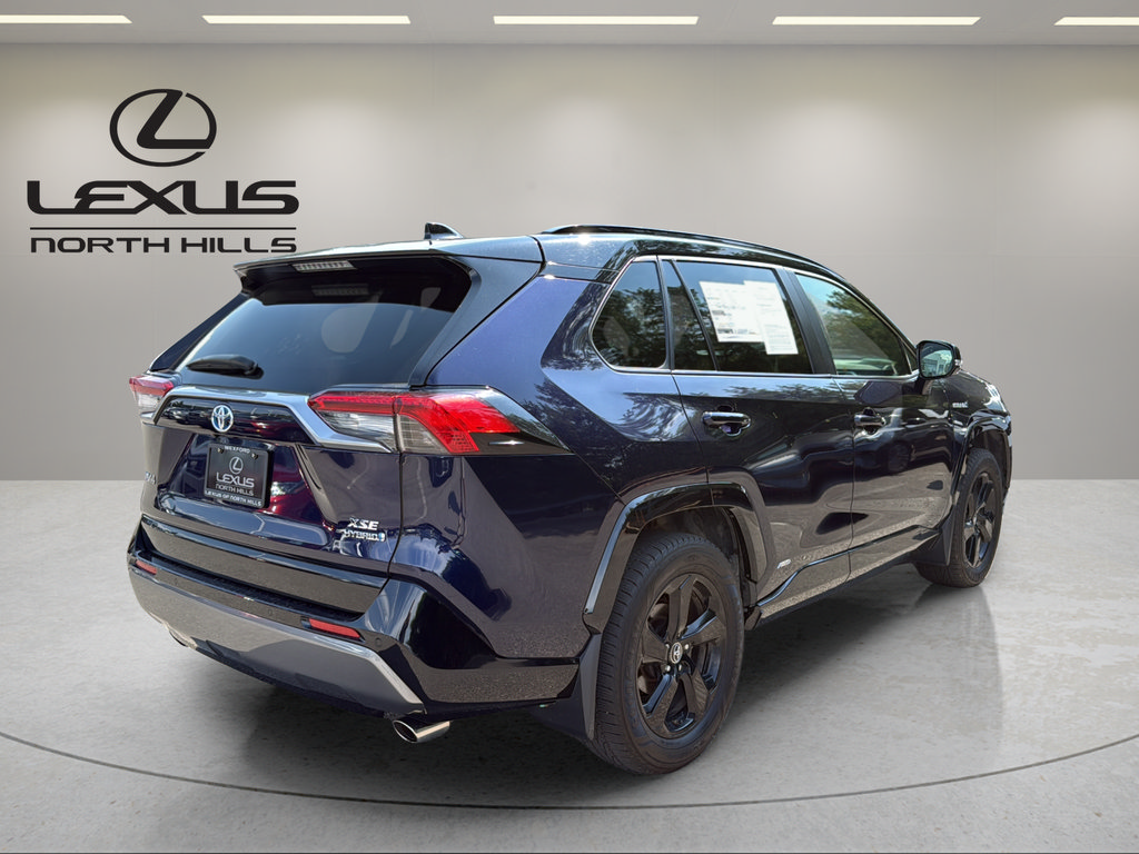 Used 2019 Toyota RAV4 XSE AWD/4WD image 6