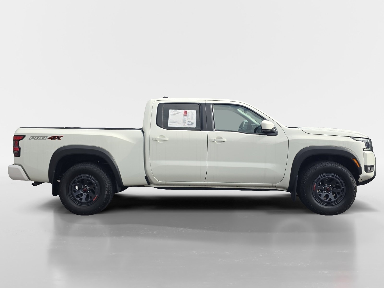 Used 2025 Nissan Frontier PRO-4X image 6