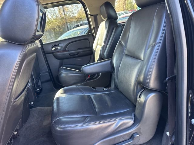 Used 2014 Chevrolet Suburban LTZ image 8