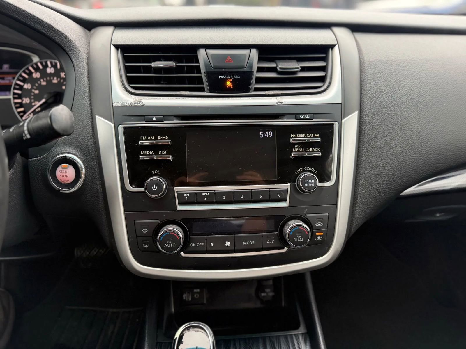 Used 2017 Nissan Altima 2.5 SL w/ Moonroof Package image 18